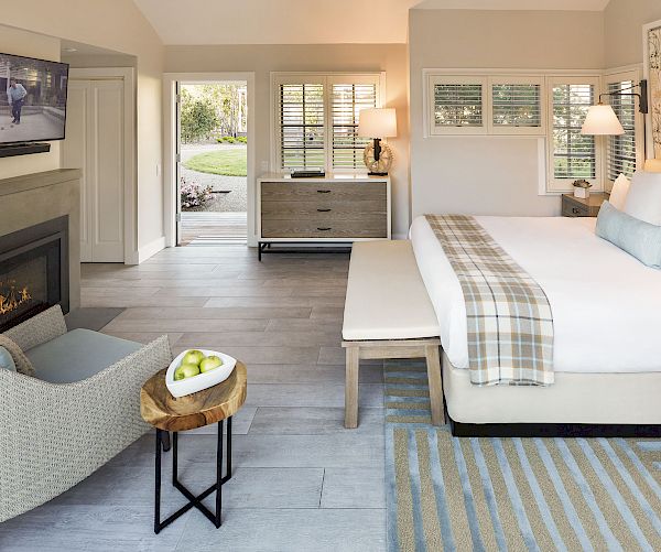 Spacious king room in Napa Valley at Carneros Resort